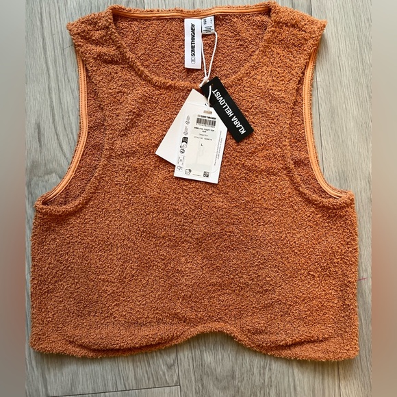Something New x Klara Hellqvist fluffy wave hem crop top in rust NWT - Picture 4 of 7